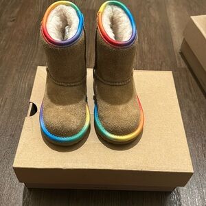 UGGS, Classic II Short Rainbow, 6c